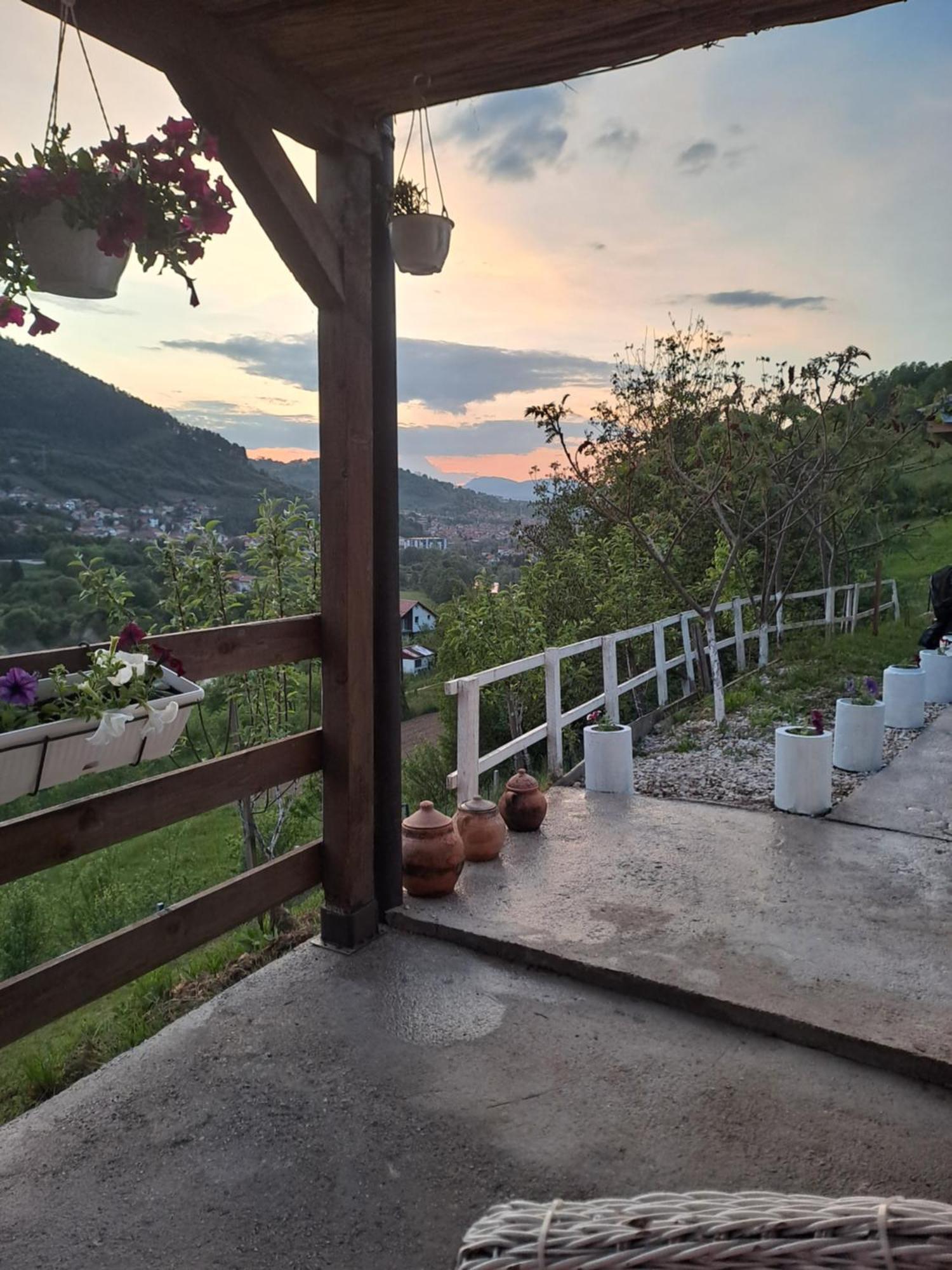 Natural House Visoko Pokój zdjęcie
